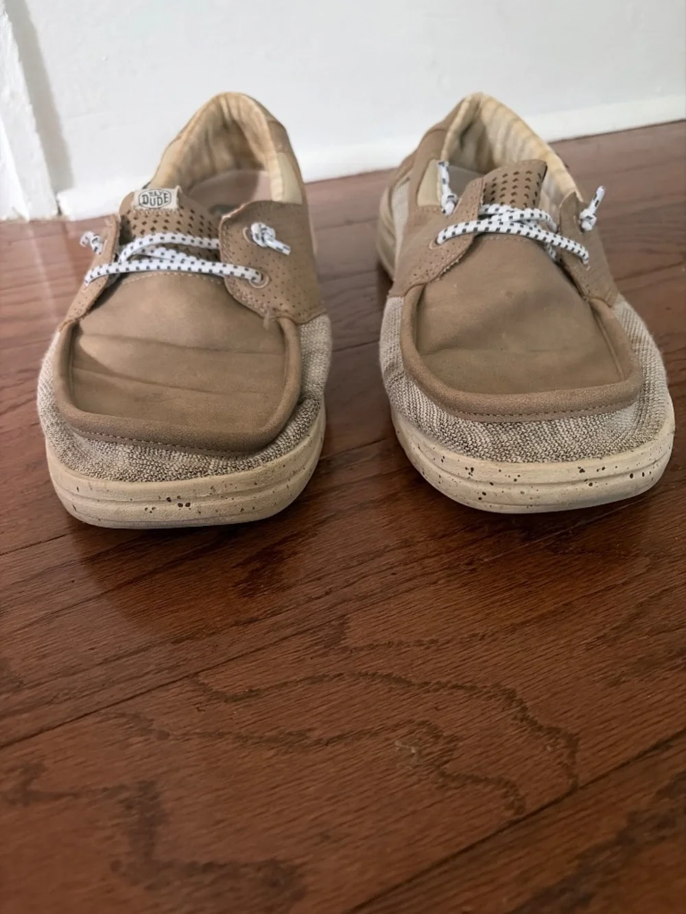 Men’s Size 11 brown Hey Dude shoes